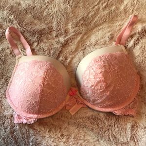 Victoria’s Secret dream angels lace bra